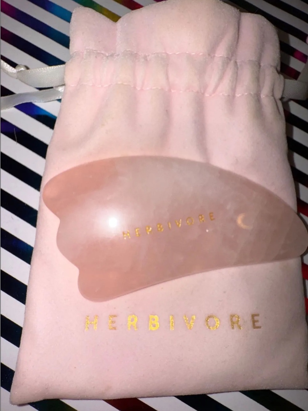 Herbivore Botanicals Rose Quartz Gua Sha with Pink Velvet Pouch